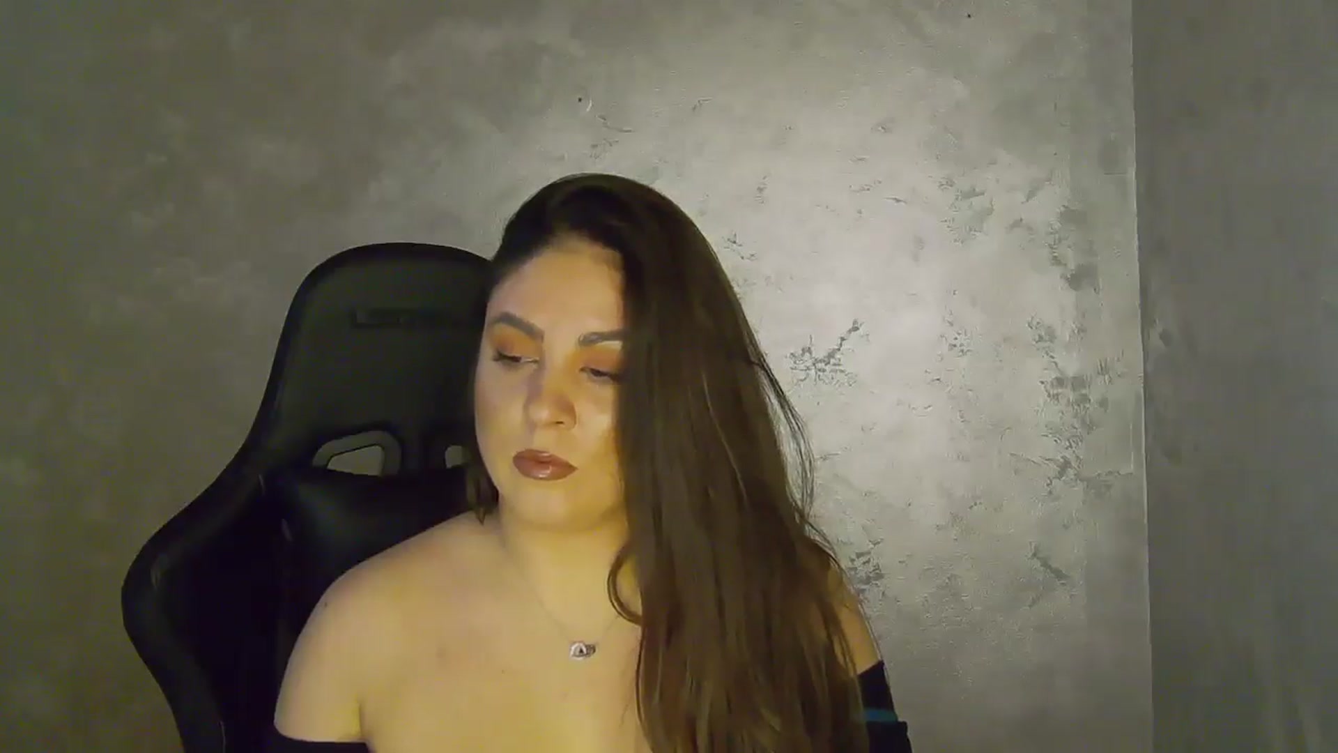 Gallery image thumbnail from NotVanilla's myfreecams stream on, 11/19/2025, 24:29 image 17 of 20