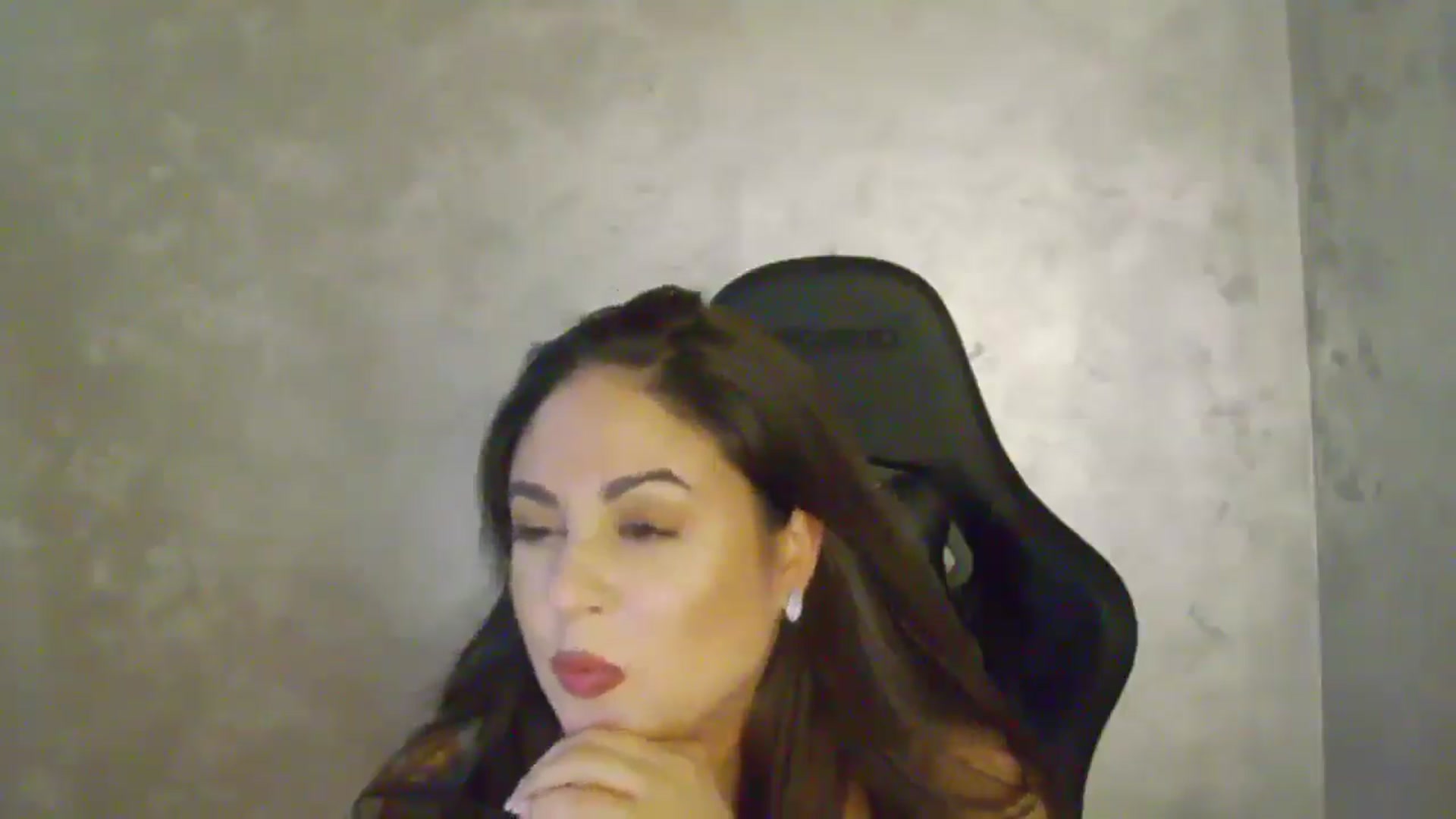 Gallery image thumbnail from NotVanilla's myfreecams stream on, 11/20/2025, 04:32 image 10 of 20