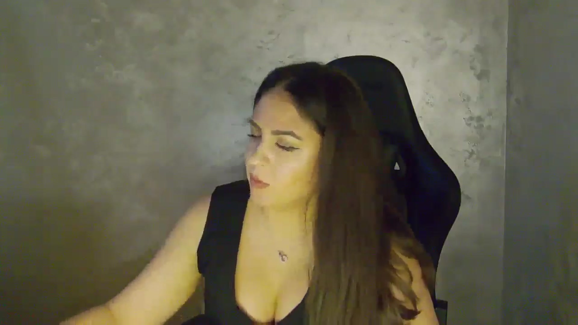 Gallery image thumbnail from NotVanilla's myfreecams stream on, 11/27/2025, 01:58 image 16 of 20