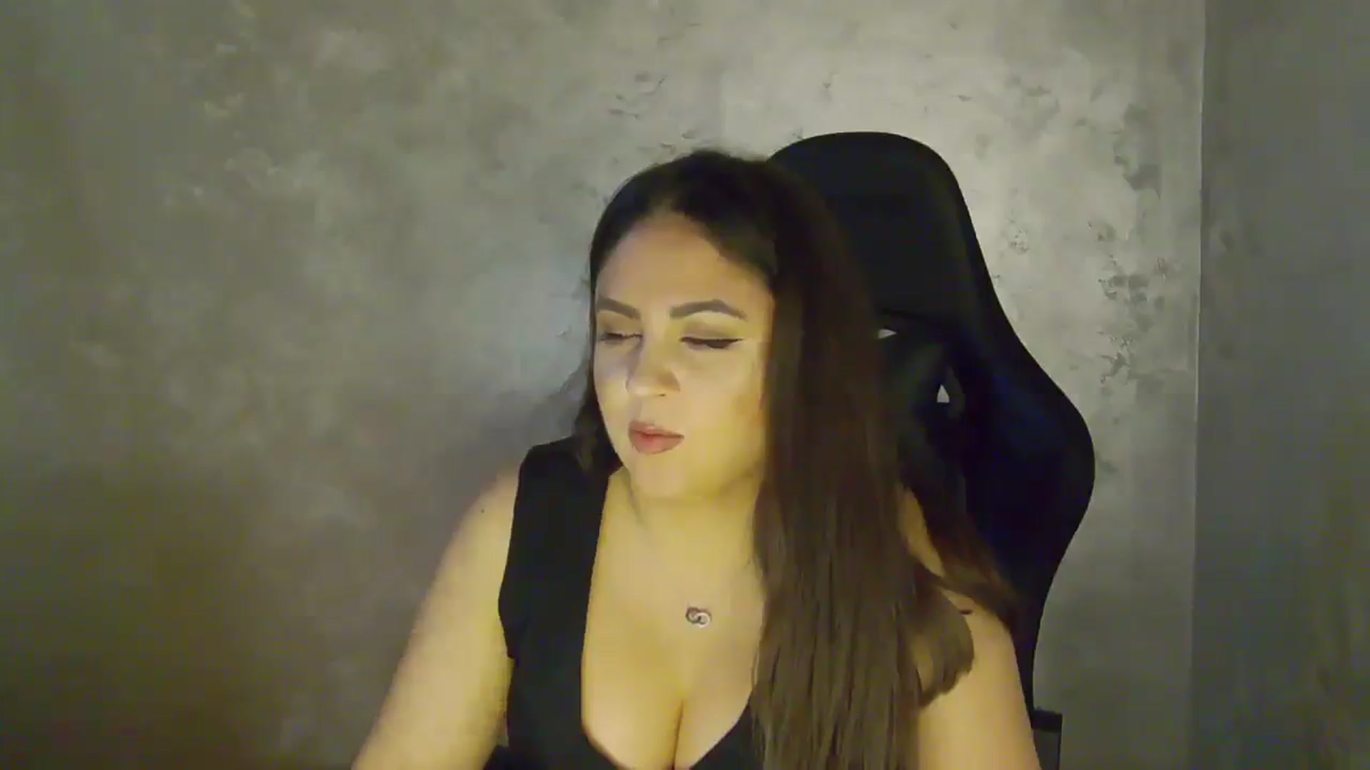 Gallery image thumbnail from NotVanilla's myfreecams stream on, 11/27/2025, 01:58 image 17 of 20