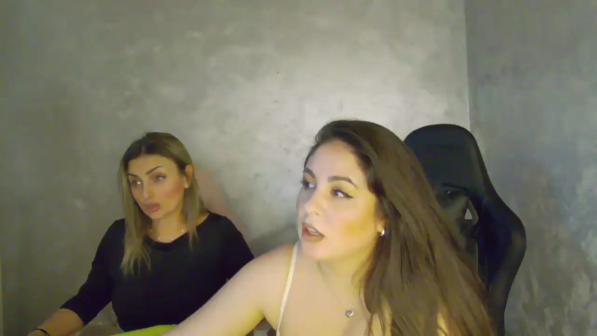 Gallery image thumbnail from NotVanilla's myfreecams stream on, 11/28/2025, 07:17 image 8 of 20