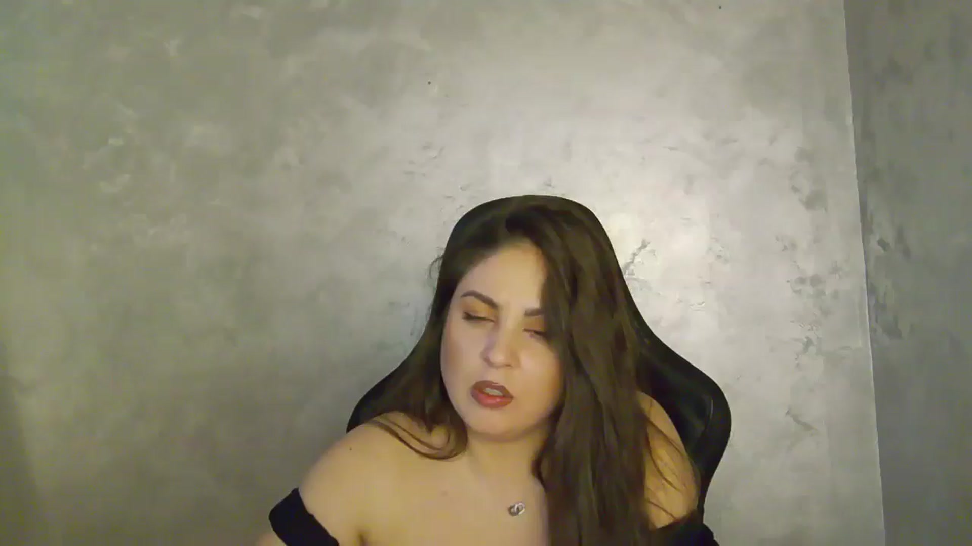 Gallery image thumbnail from NotVanilla's myfreecams stream on, 12/12/2025, 01:53 image 16 of 20