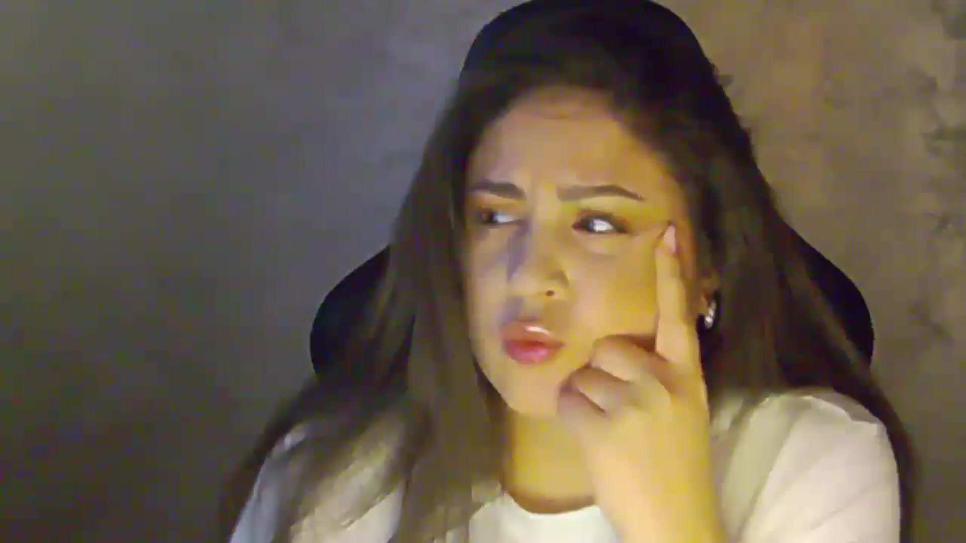 Gallery image thumbnail from NotVanilla's myfreecams stream on, 12/14/2025, 01:40 image 4 of 20