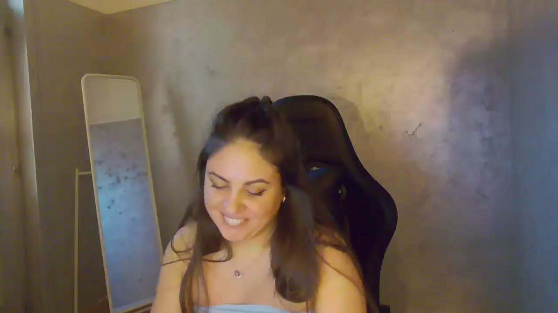 Gallery image thumbnail from NotVanilla's myfreecams stream on, 12/15/2025, 06:45 image 18 of 20