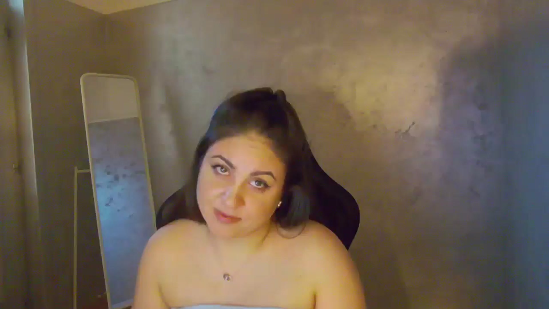 Gallery image thumbnail from NotVanilla's myfreecams stream on, 12/15/2025, 06:45 image 9 of 20