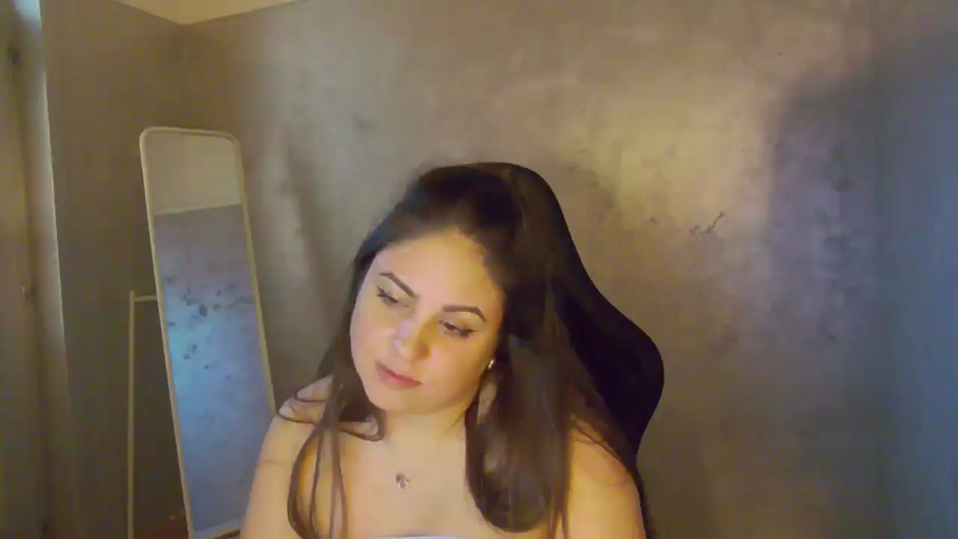 Gallery image thumbnail from NotVanilla's myfreecams stream on, 12/15/2025, 06:45 image 16 of 20