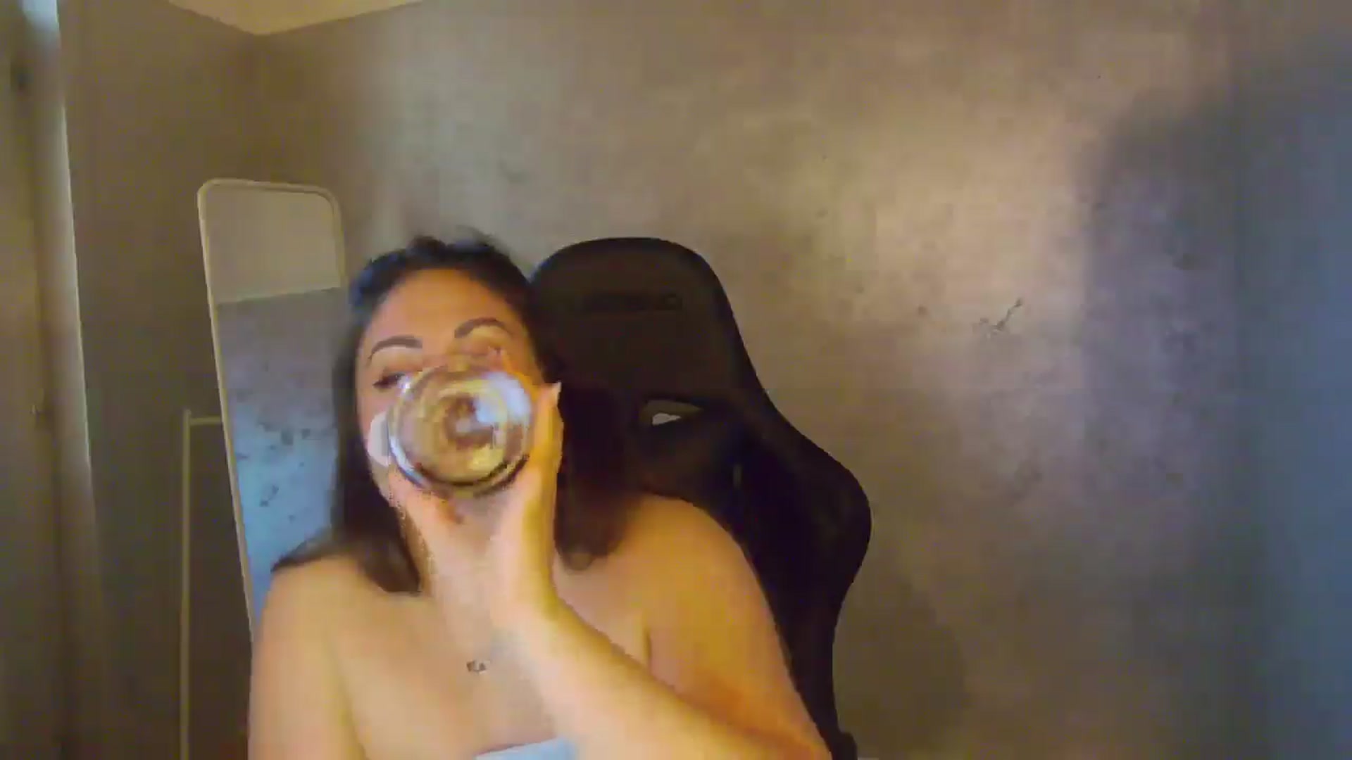Gallery image thumbnail from NotVanilla's myfreecams stream on, 12/15/2025, 06:45 image 11 of 20