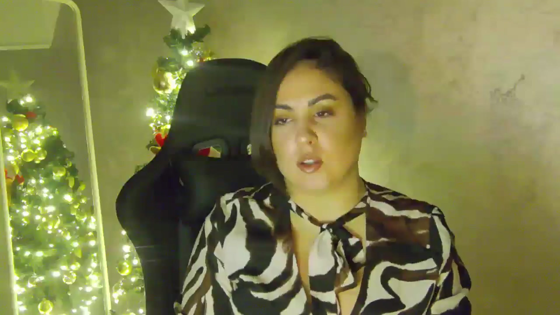 Gallery image thumbnail from NotVanilla's myfreecams stream on, 12/27/2025, 03:59 image 3 of 20