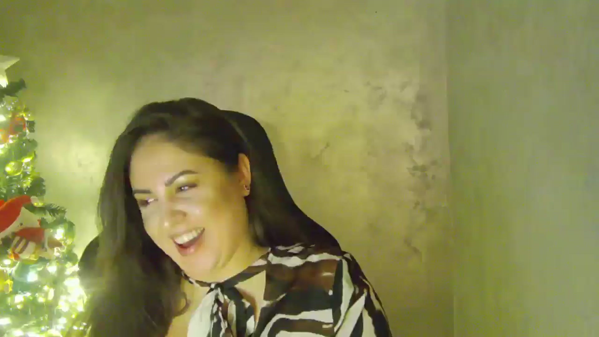 Gallery image thumbnail from NotVanilla's myfreecams stream on, 12/27/2025, 04:31 image 19 of 20