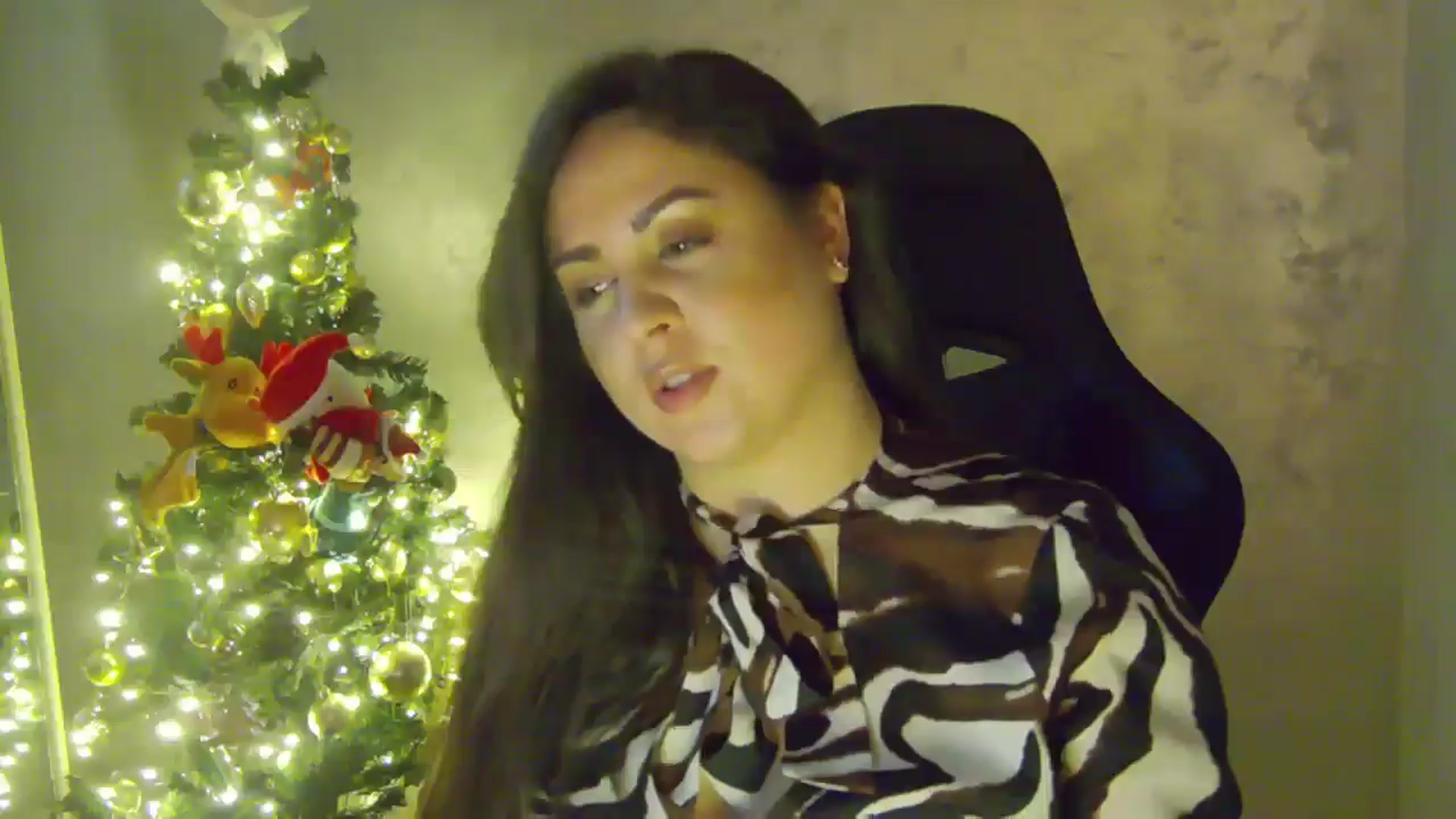 Gallery image thumbnail from NotVanilla's myfreecams stream on, 12/27/2025, 05:58 image 12 of 20