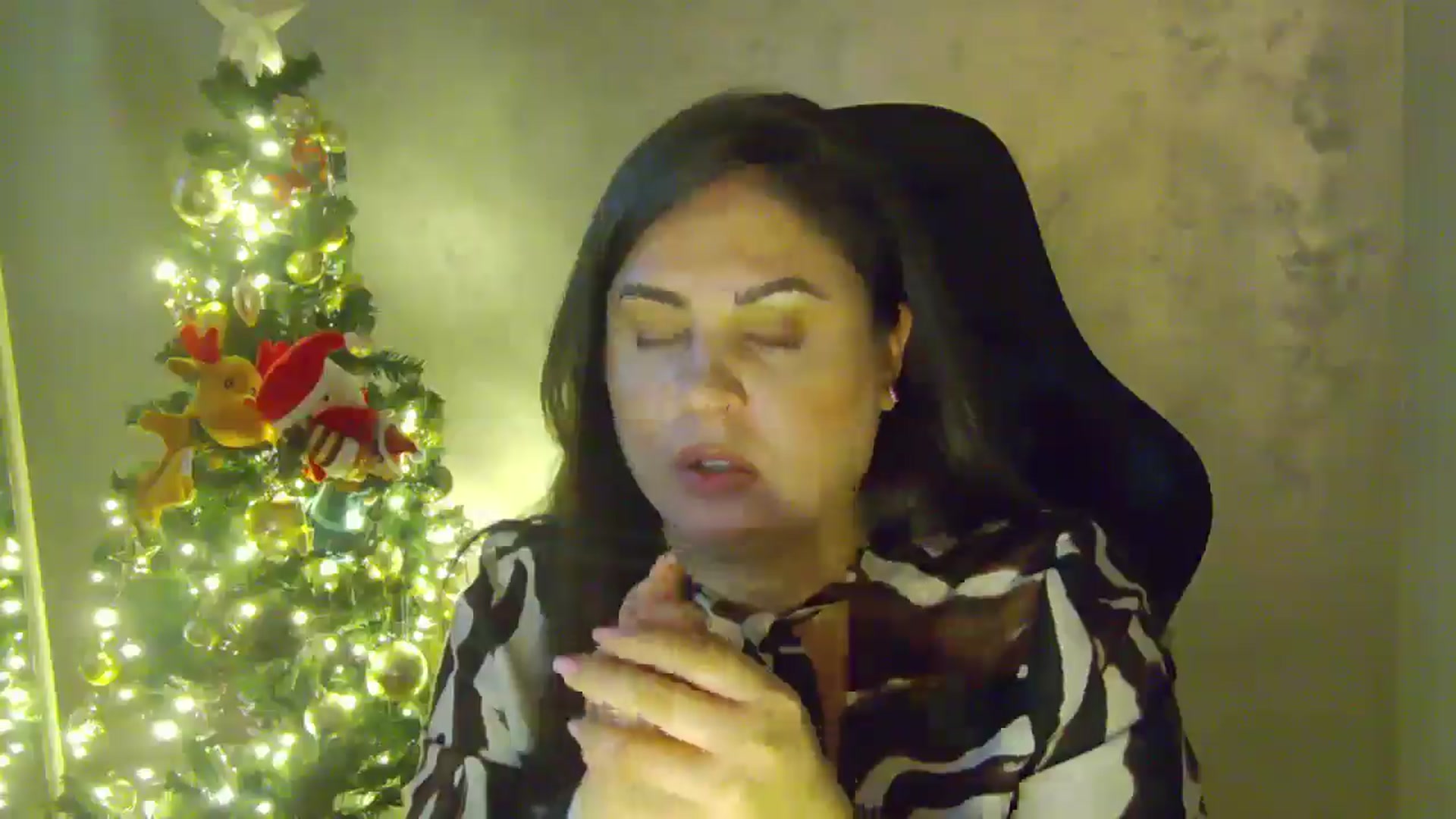 Gallery image thumbnail from NotVanilla's myfreecams stream on, 12/27/2025, 05:58 image 17 of 20