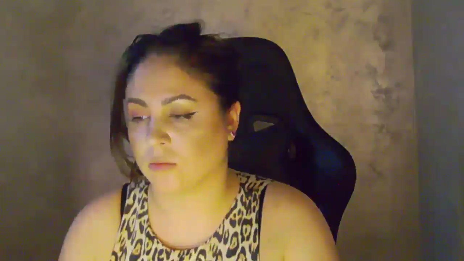 Gallery image thumbnail from NotVanilla's myfreecams stream on, 12/28/2025, 03:34 image 11 of 20
