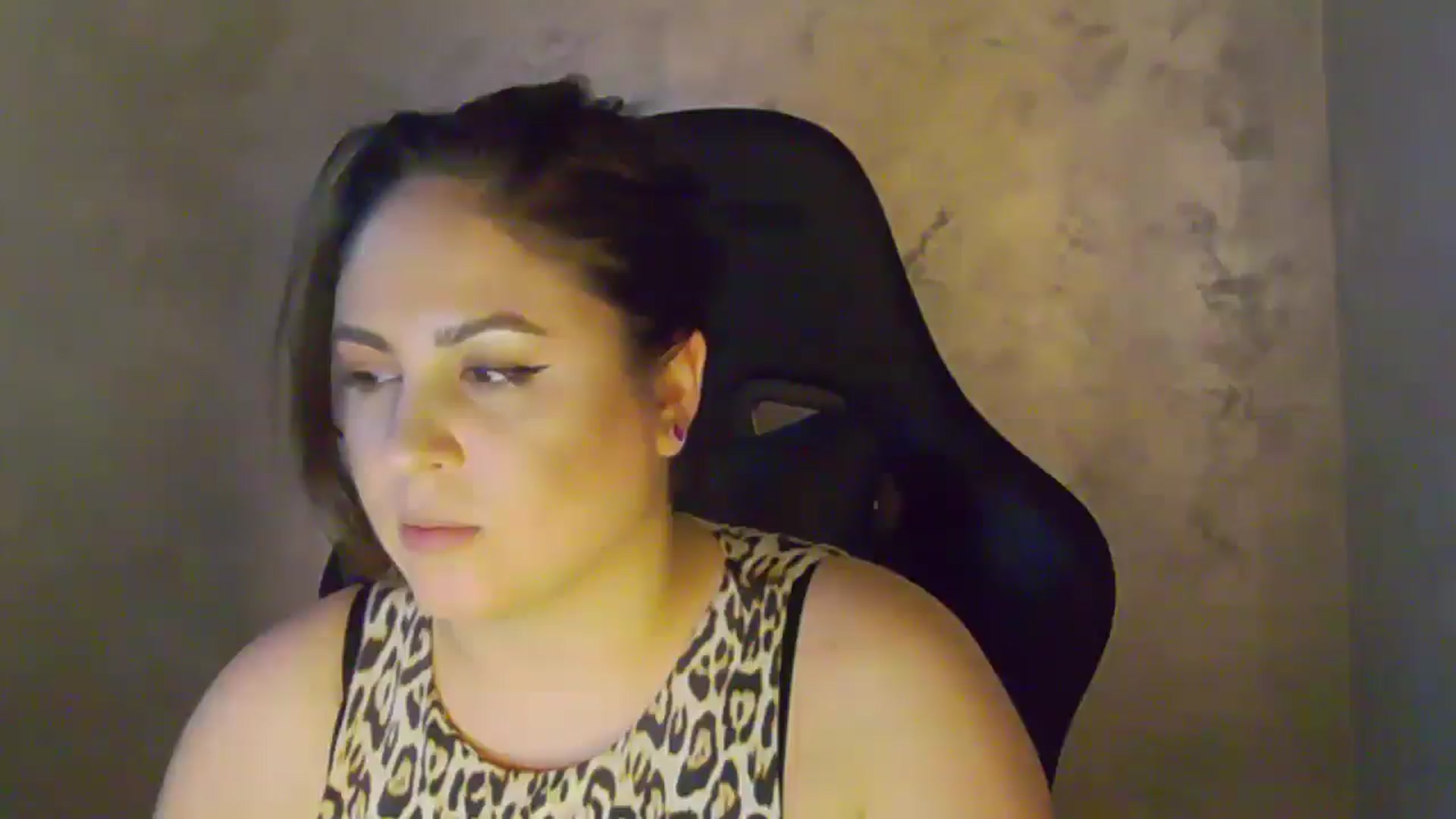 Gallery image thumbnail from NotVanilla's myfreecams stream on, 12/28/2025, 03:34 image 17 of 20