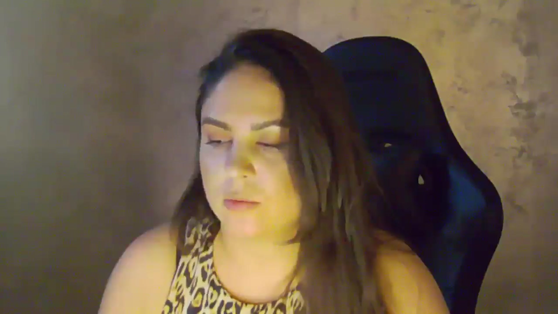 Gallery image thumbnail from NotVanilla's myfreecams stream on, 12/28/2025, 03:34 image 4 of 20