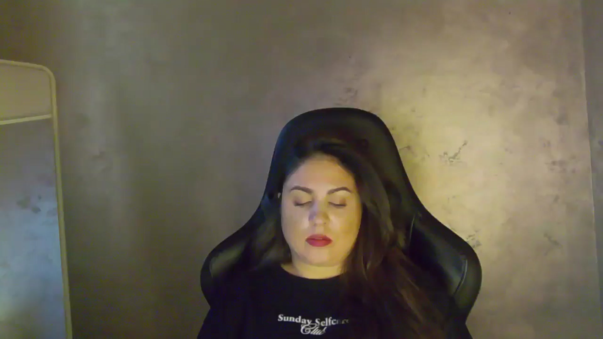 Gallery image thumbnail from NotVanilla's myfreecams stream on, 12/29/2025, 03:42 image 12 of 20