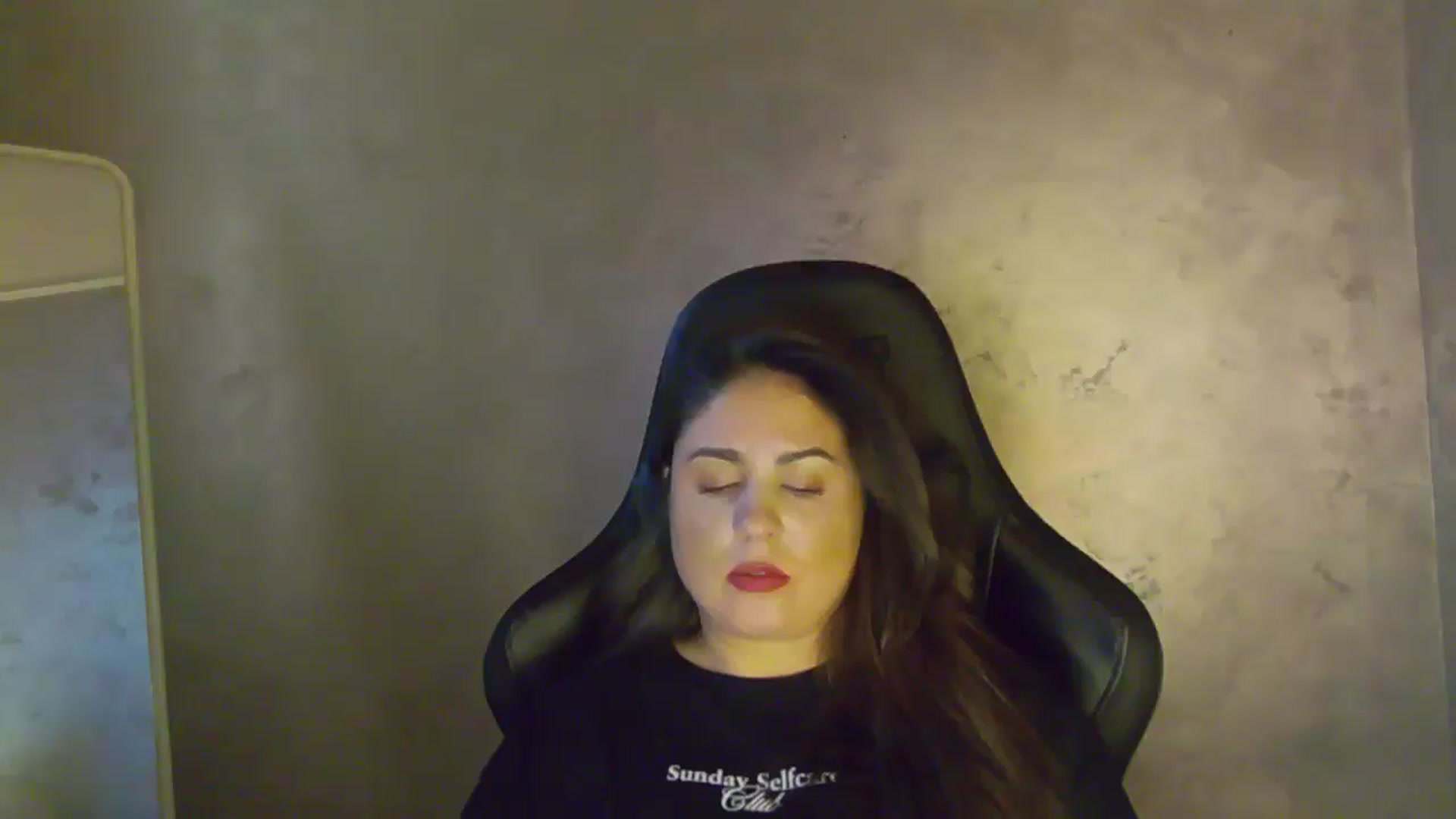 Gallery image thumbnail from NotVanilla's myfreecams stream on, 12/29/2025, 03:42 image 17 of 20