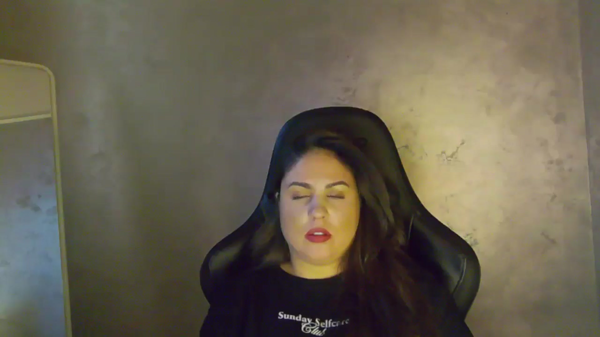 Gallery image thumbnail from NotVanilla's myfreecams stream on, 12/29/2025, 03:42 image 2 of 20