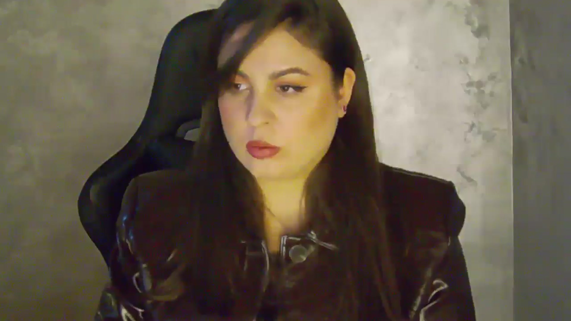 Gallery image thumbnail from NotVanilla's myfreecams stream on, 12/31/2025, 24:01 image 15 of 20