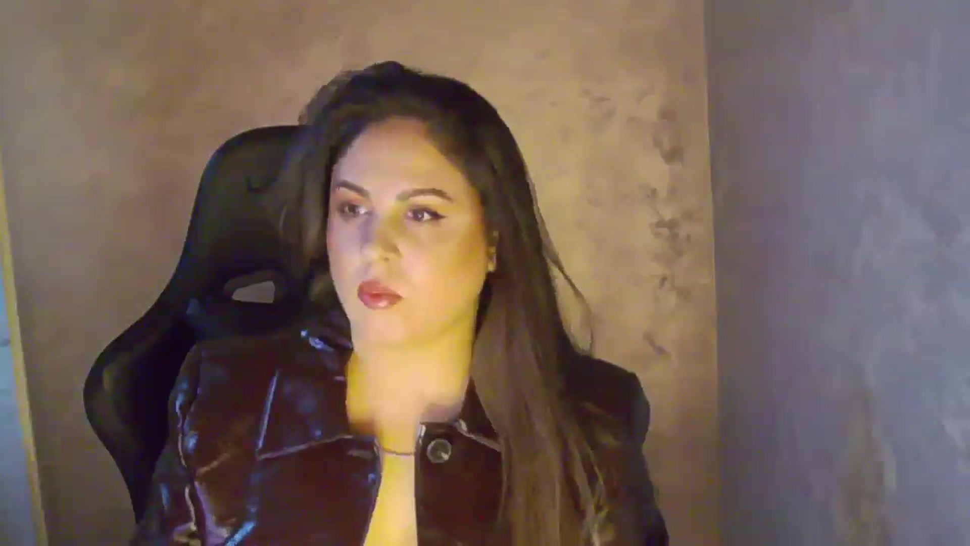 Gallery image thumbnail from NotVanilla's myfreecams stream on, 12/31/2025, 24:14 image 19 of 20