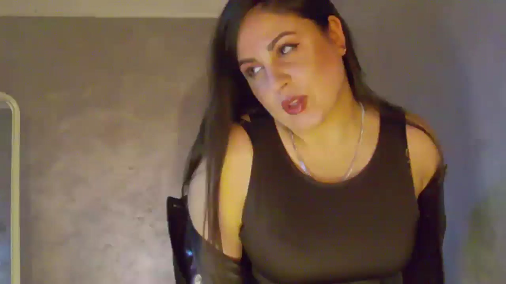Gallery image thumbnail from NotVanilla's myfreecams stream on, 12/31/2025, 24:14 image 6 of 20