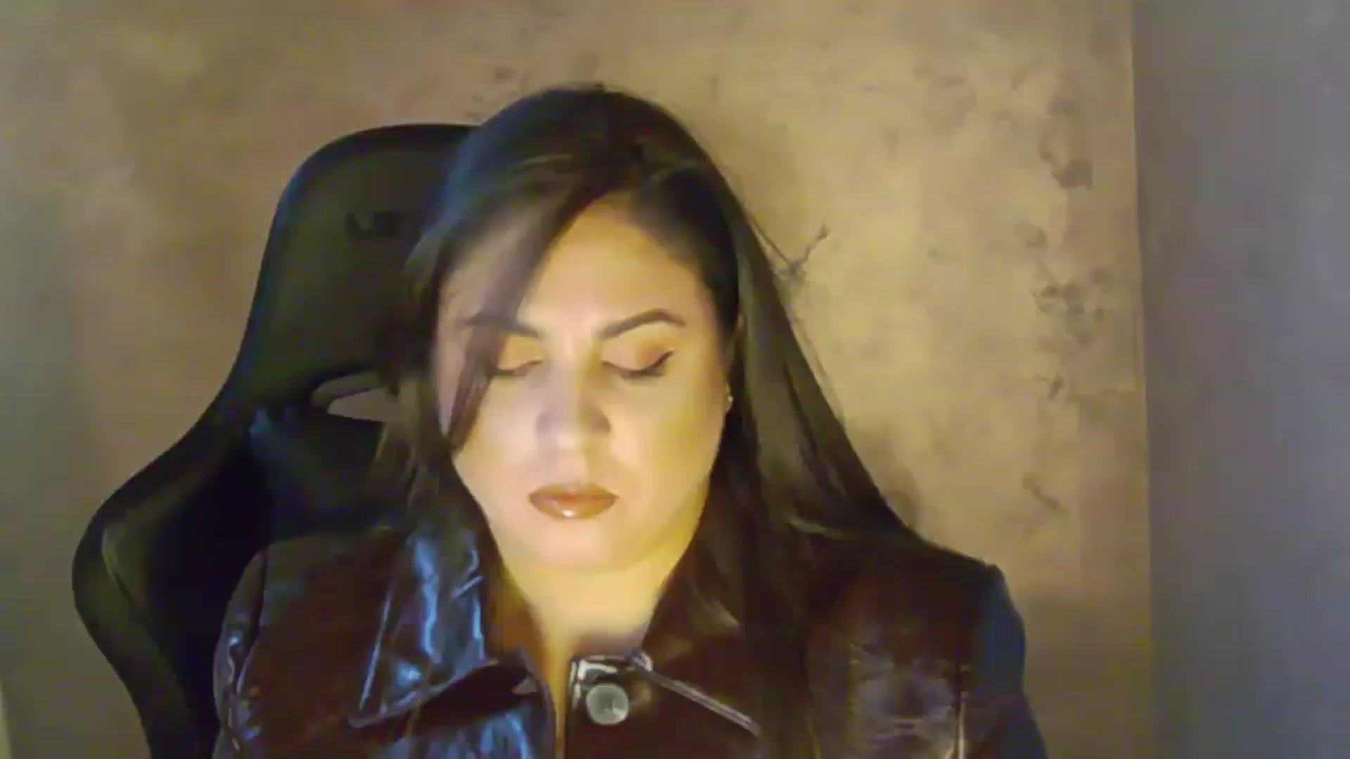 Gallery image thumbnail from NotVanilla's myfreecams stream on, 12/31/2025, 06:03 image 1 of 20