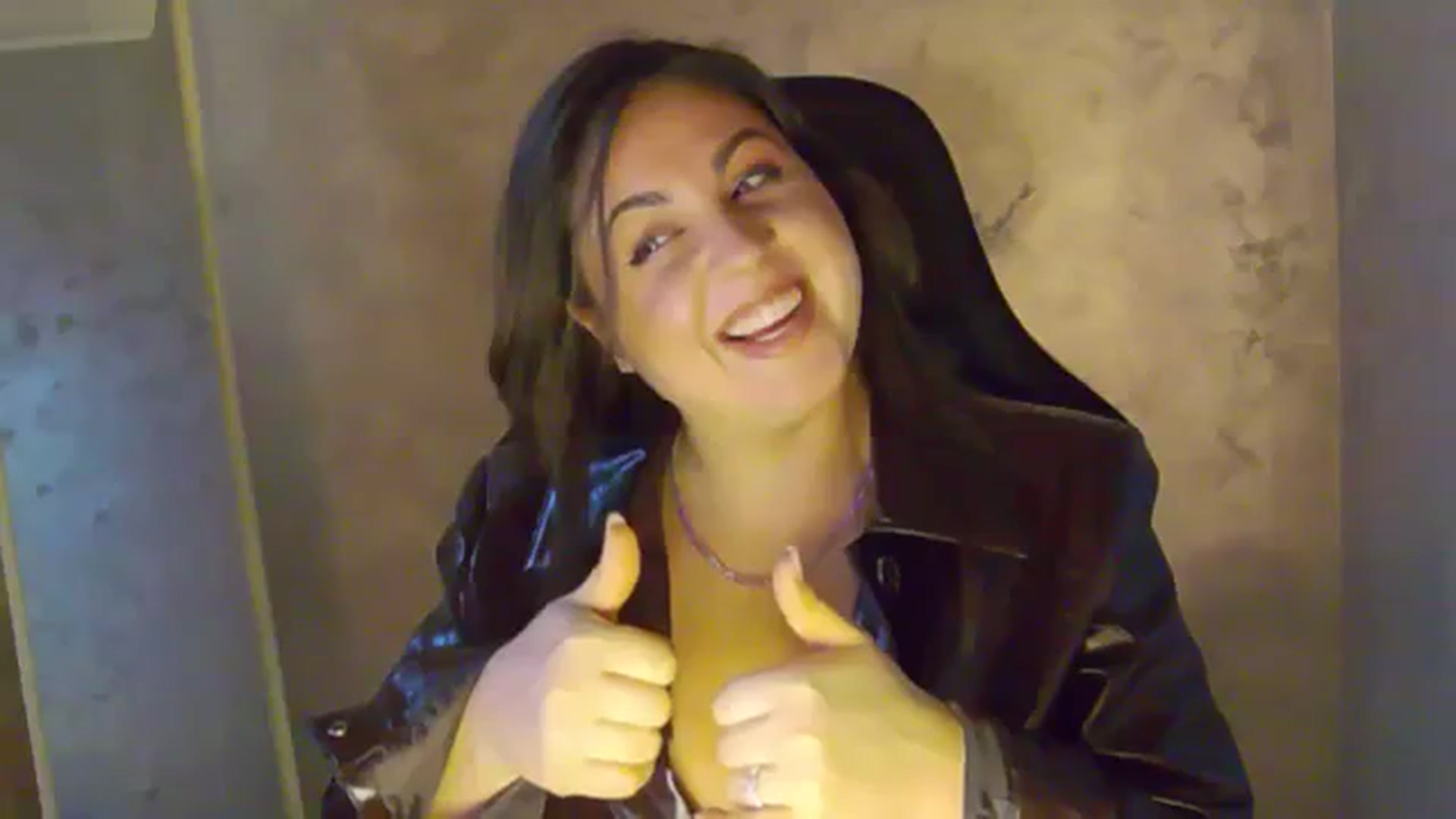 Gallery image thumbnail from NotVanilla's myfreecams stream on, 12/31/2025, 06:03 image 18 of 20