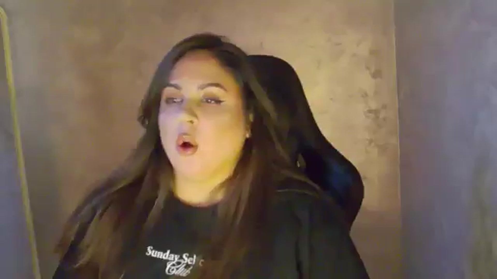 Gallery image thumbnail from NotVanilla's myfreecams stream on, 12/31/2025, 06:03 image 11 of 20