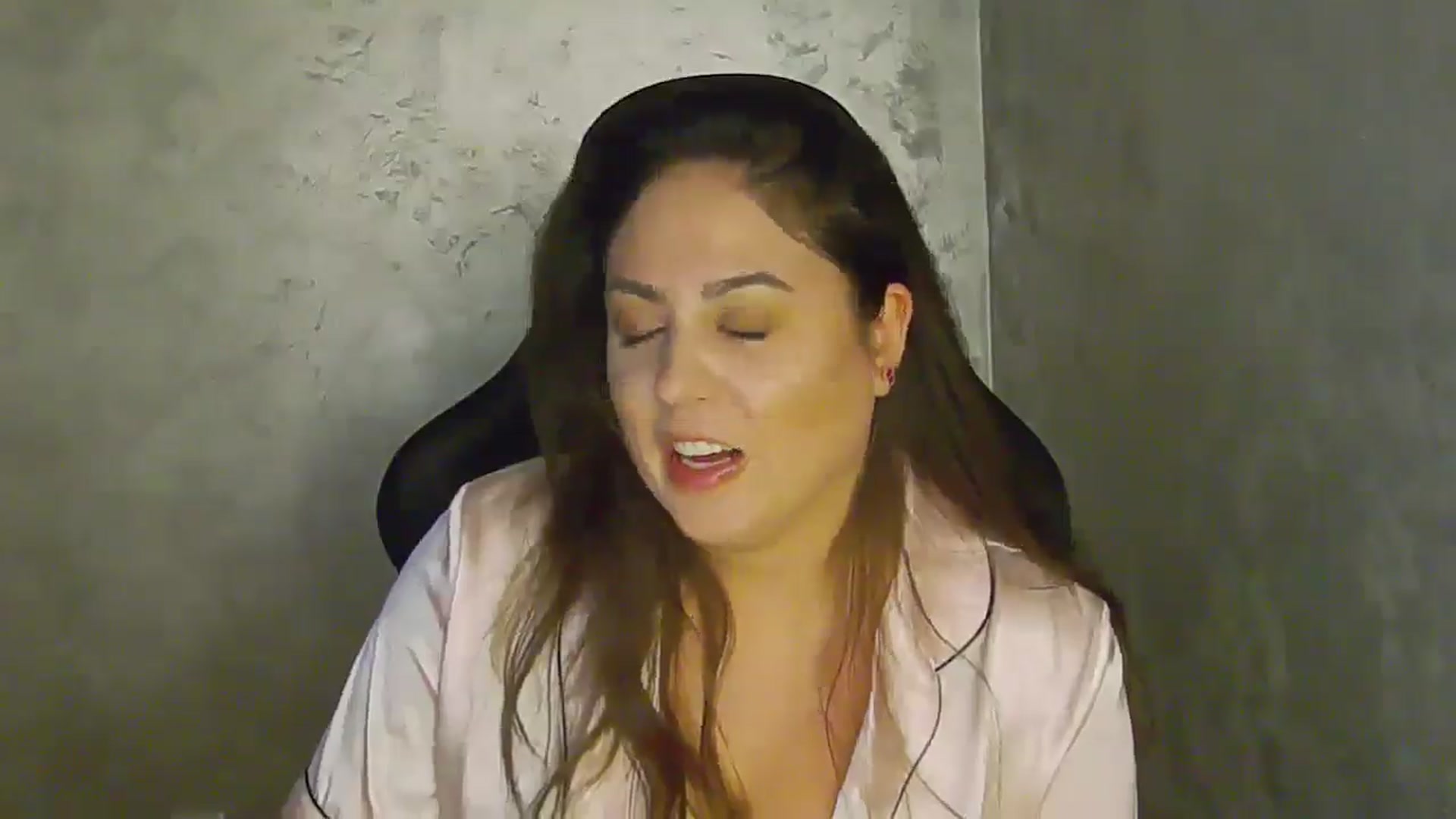 Gallery image thumbnail from NotVanilla's myfreecams stream on, 01/02/2026, 02:35 image 7 of 20