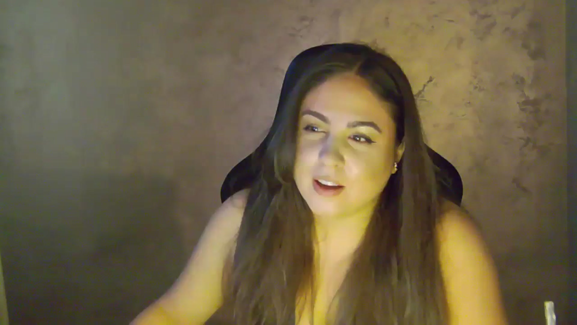 Gallery image thumbnail from NotVanilla's myfreecams stream on, 01/04/2026, 23:58 image 1 of 20