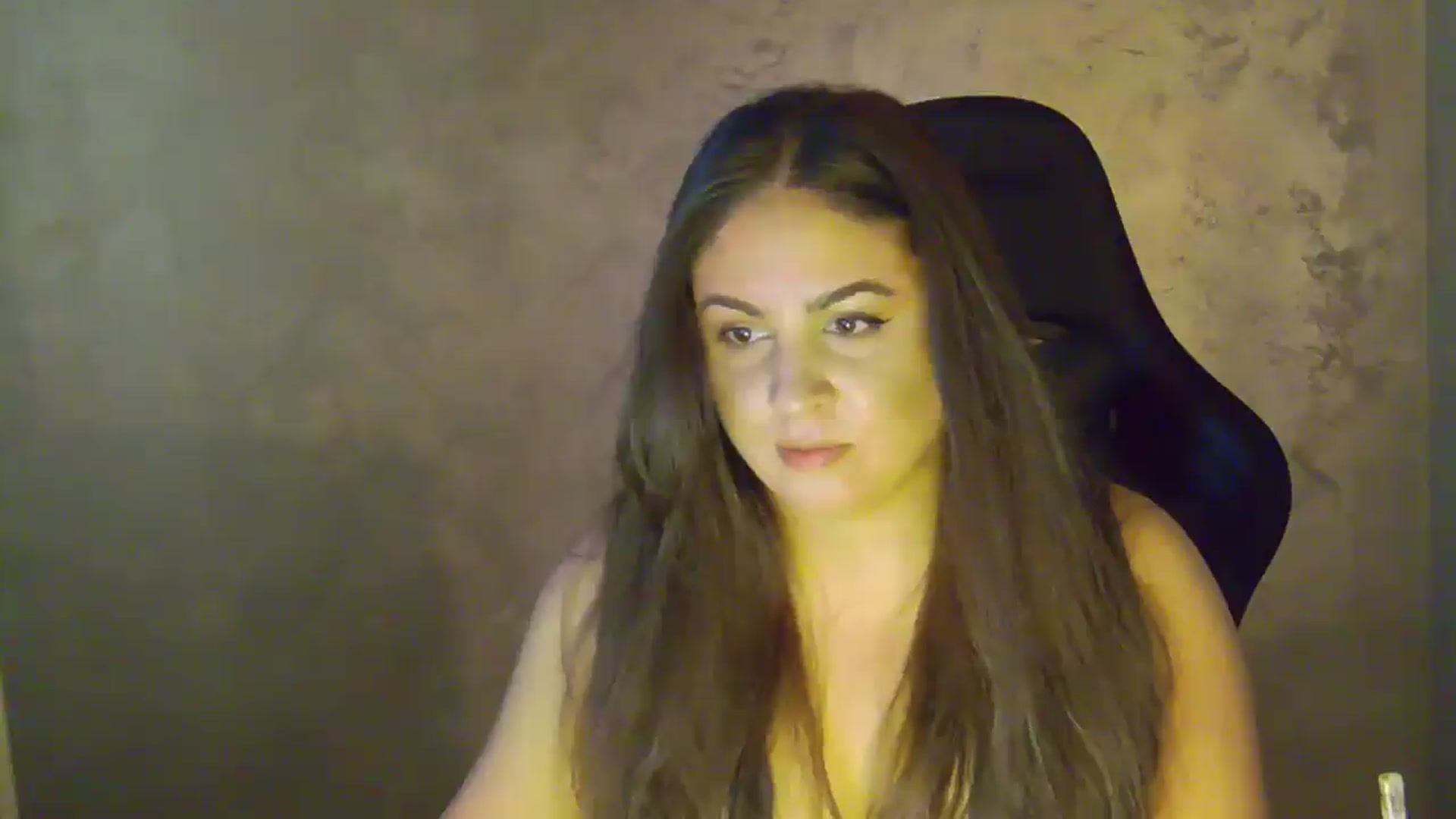 Gallery image thumbnail from NotVanilla's myfreecams stream on, 01/04/2026, 23:58 image 4 of 20