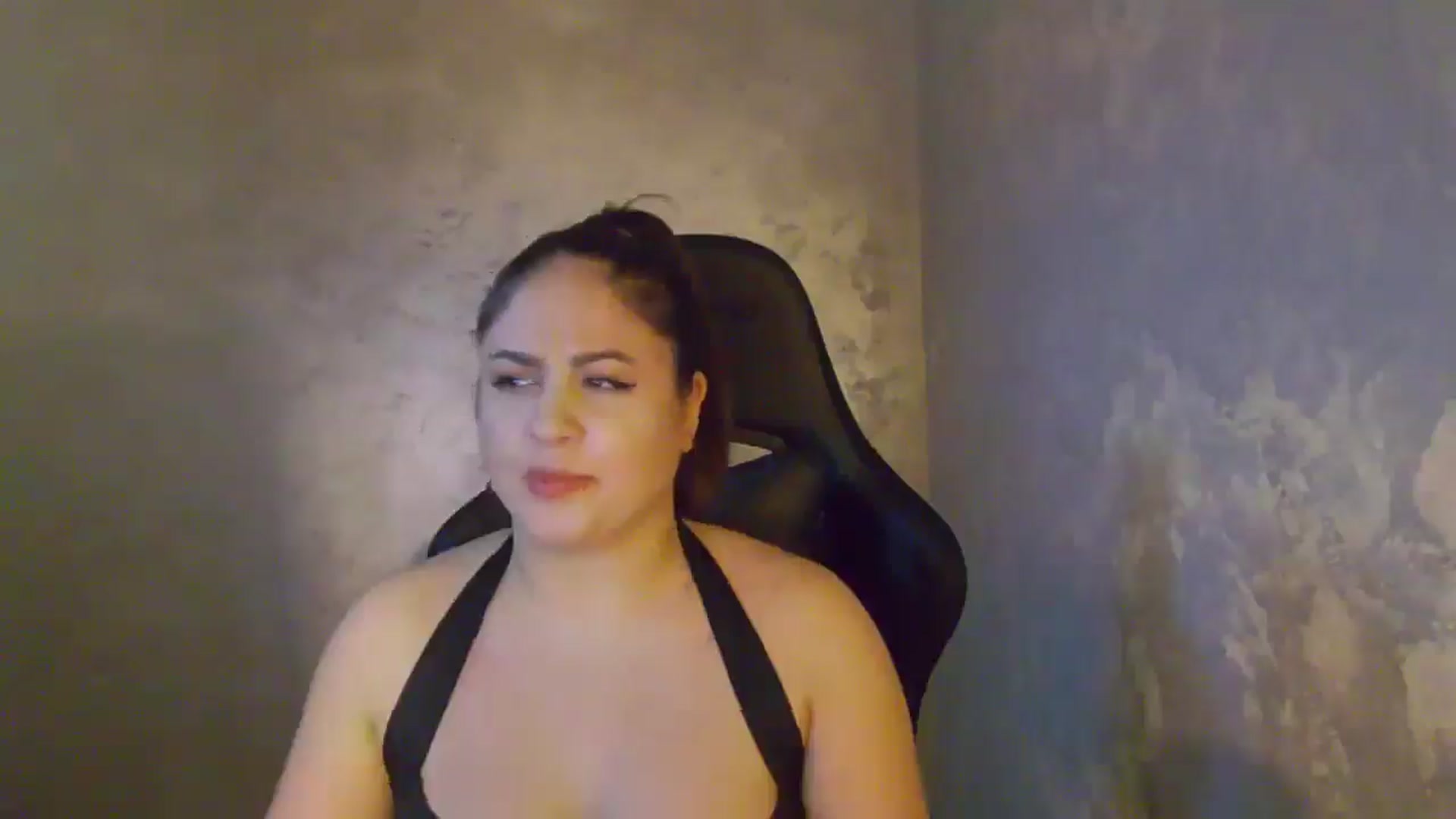 Gallery image thumbnail from NotVanilla's myfreecams stream on, 01/07/2026, 03:38 image 2 of 20