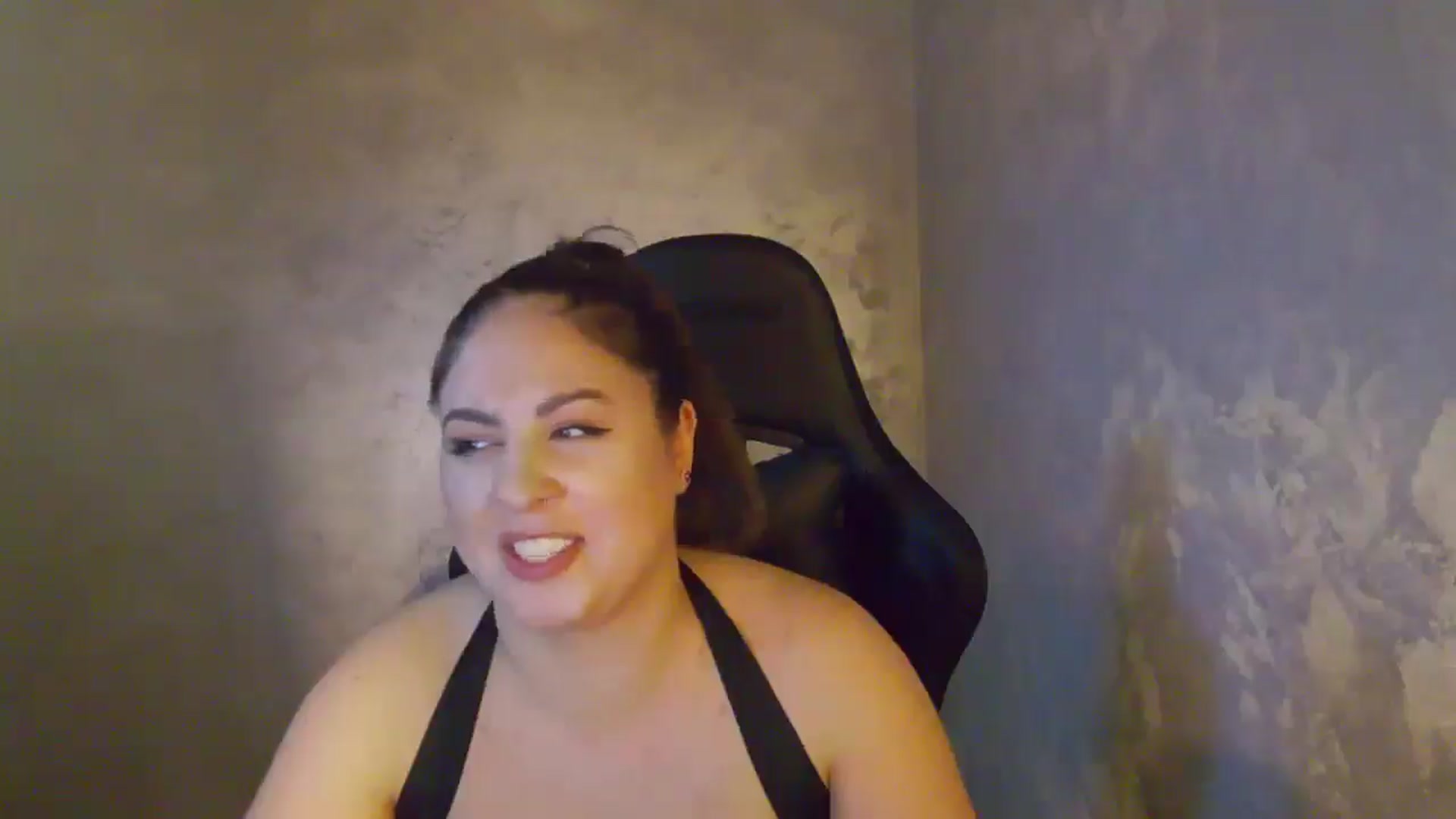 Gallery image thumbnail from NotVanilla's myfreecams stream on, 01/07/2026, 03:38 image 5 of 20