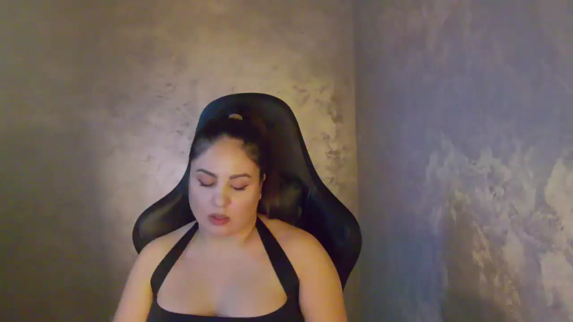 Gallery image thumbnail from NotVanilla's myfreecams stream on, 01/07/2026, 03:38 image 8 of 20