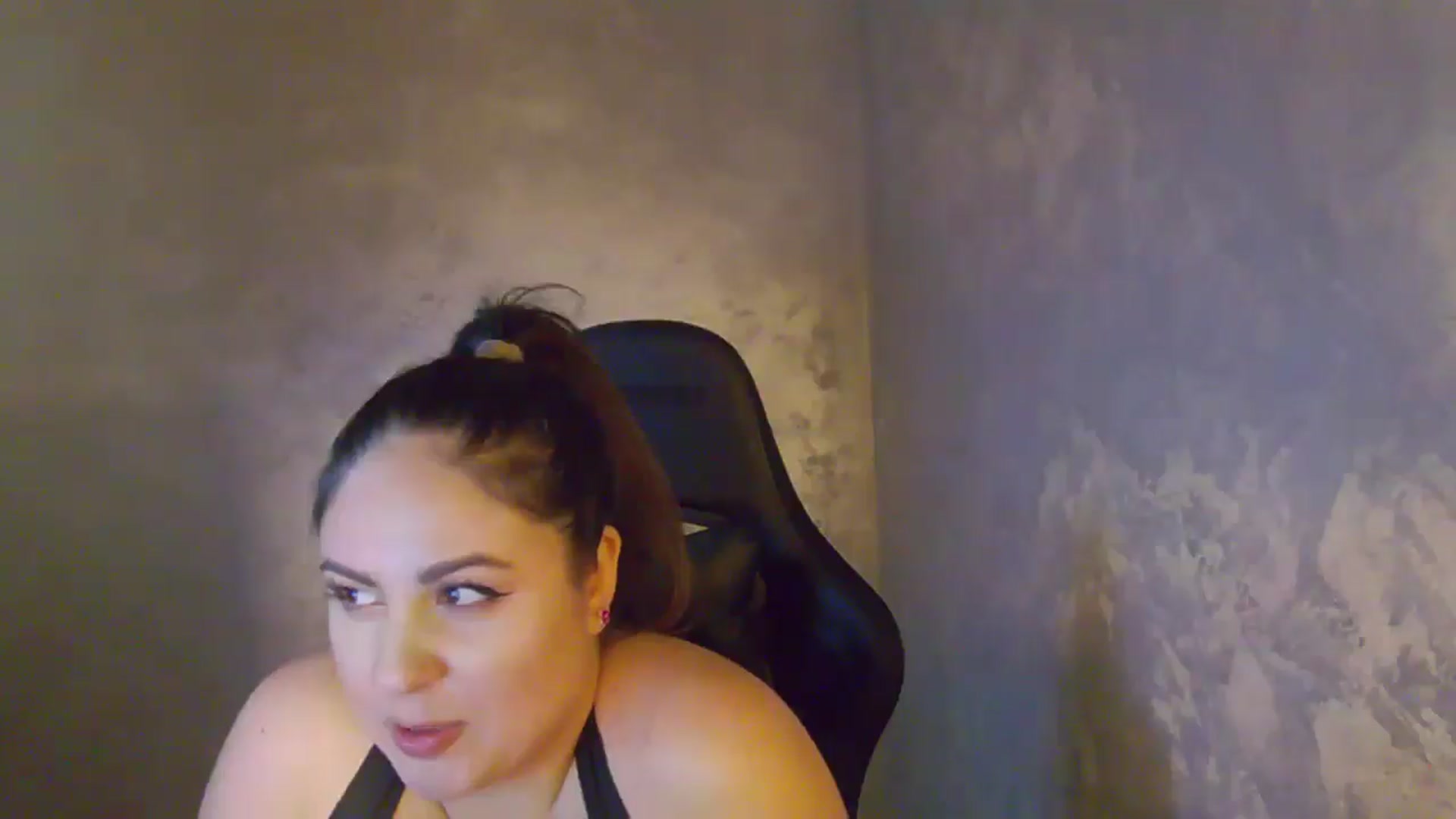 Gallery image thumbnail from NotVanilla's myfreecams stream on, 01/07/2026, 04:56 image 10 of 20