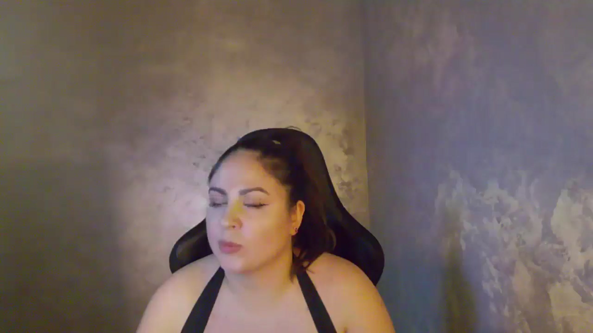 Gallery image thumbnail from NotVanilla's myfreecams stream on, 01/07/2026, 04:56 image 12 of 20