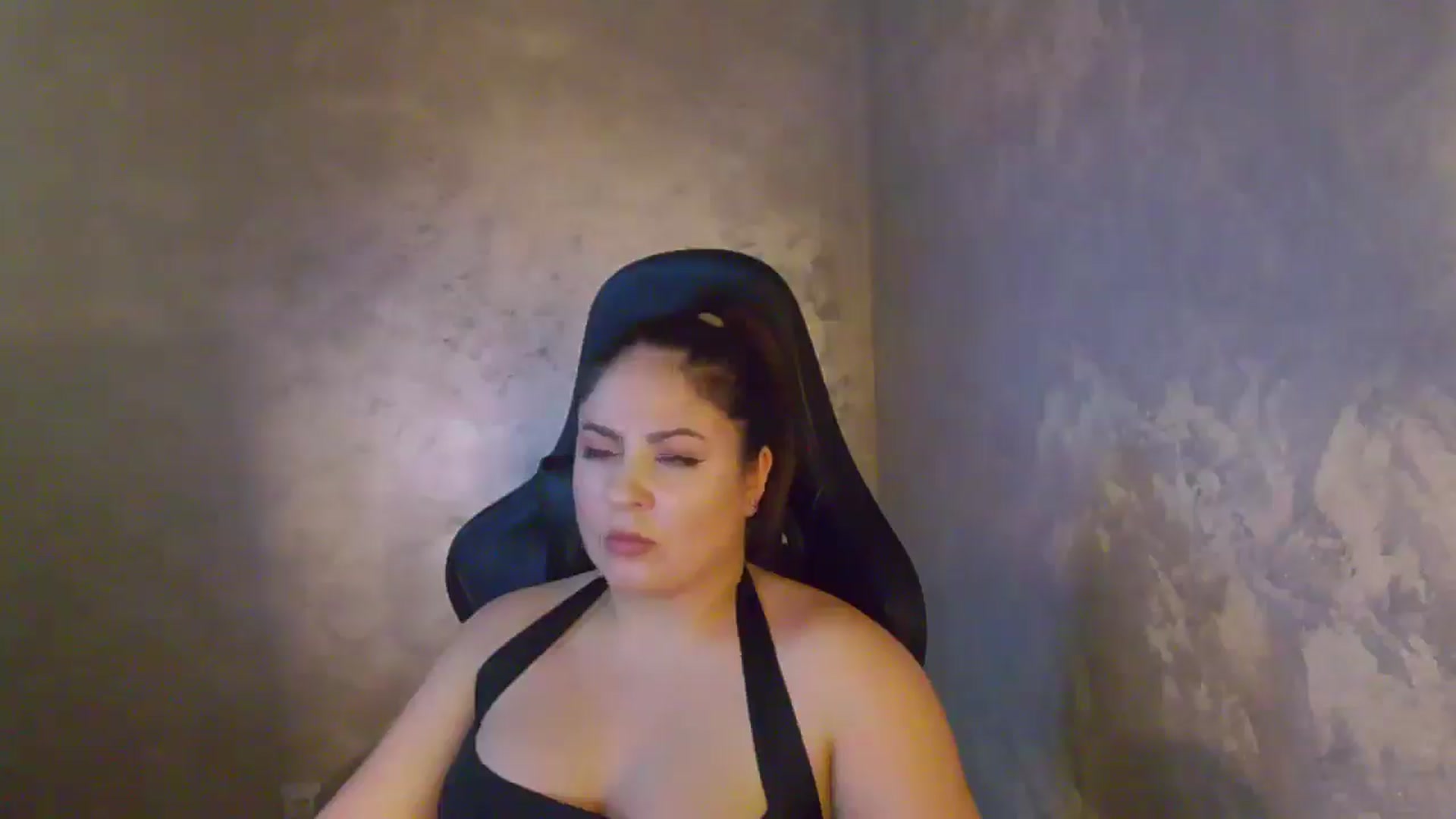 Gallery image thumbnail from NotVanilla's myfreecams stream on, 01/07/2026, 04:56 image 5 of 20