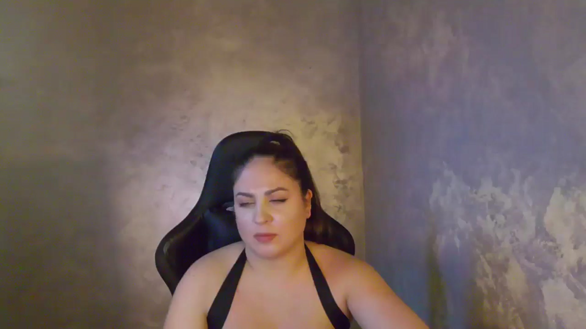 Gallery image thumbnail from NotVanilla's myfreecams stream on, 01/07/2026, 04:56 image 17 of 20