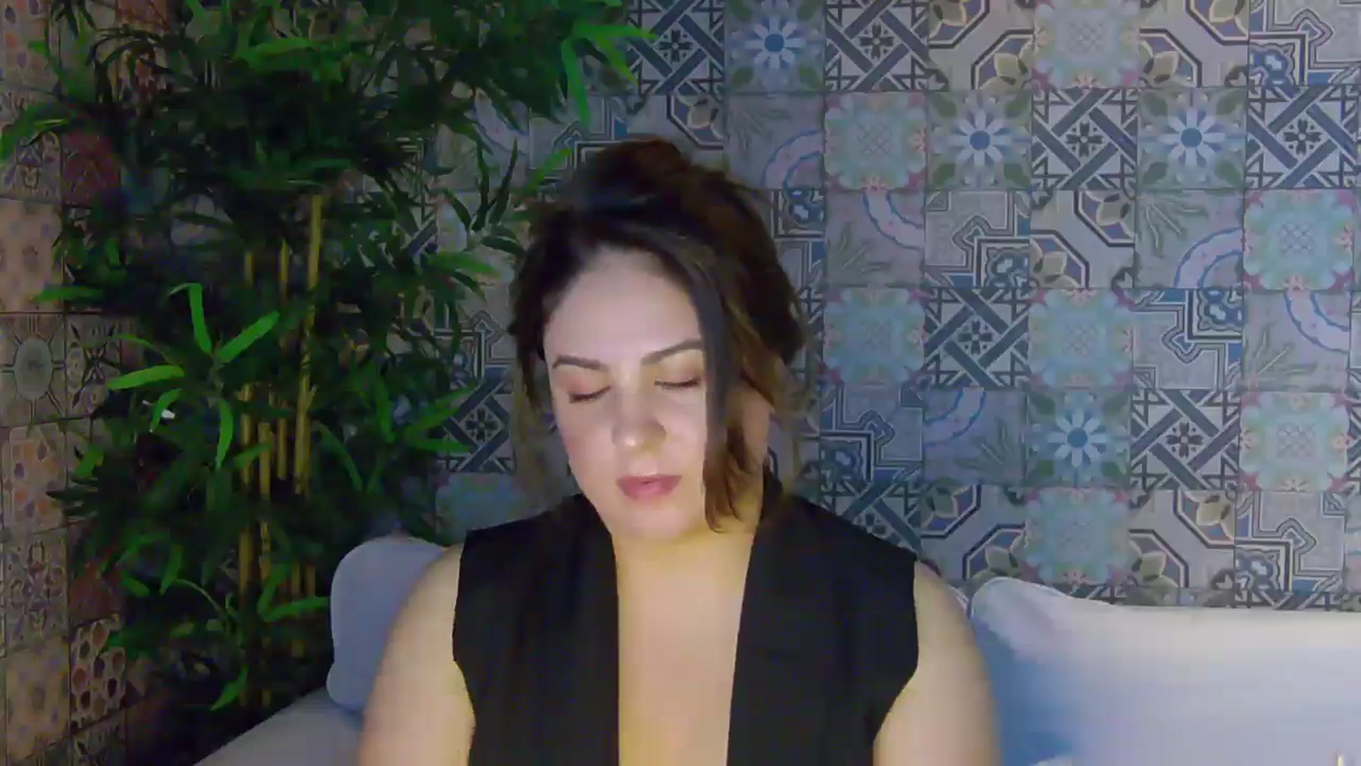 Gallery image thumbnail from NotVanilla's myfreecams stream on, 01/16/2026, 01:30 image 14 of 20