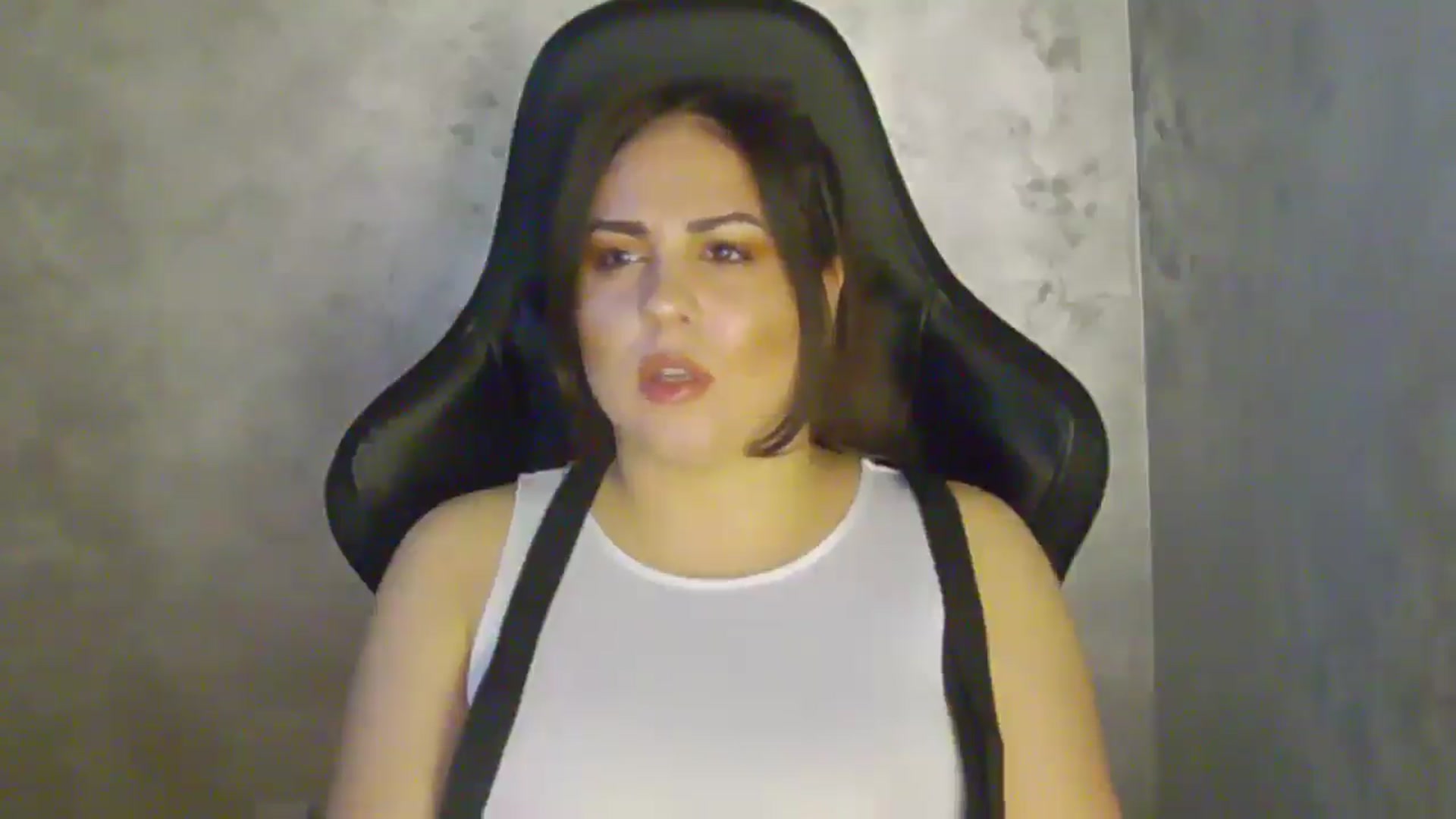 Gallery image thumbnail from NotVanilla's myfreecams stream on, 01/17/2026, 05:00 image 4 of 20