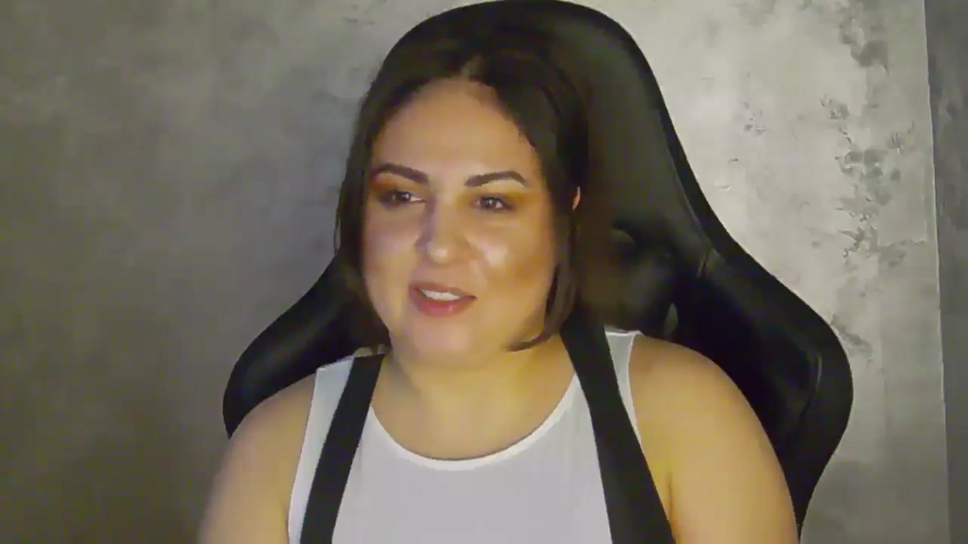 Gallery image thumbnail from NotVanilla's myfreecams stream on, 01/17/2026, 05:00 image 12 of 20