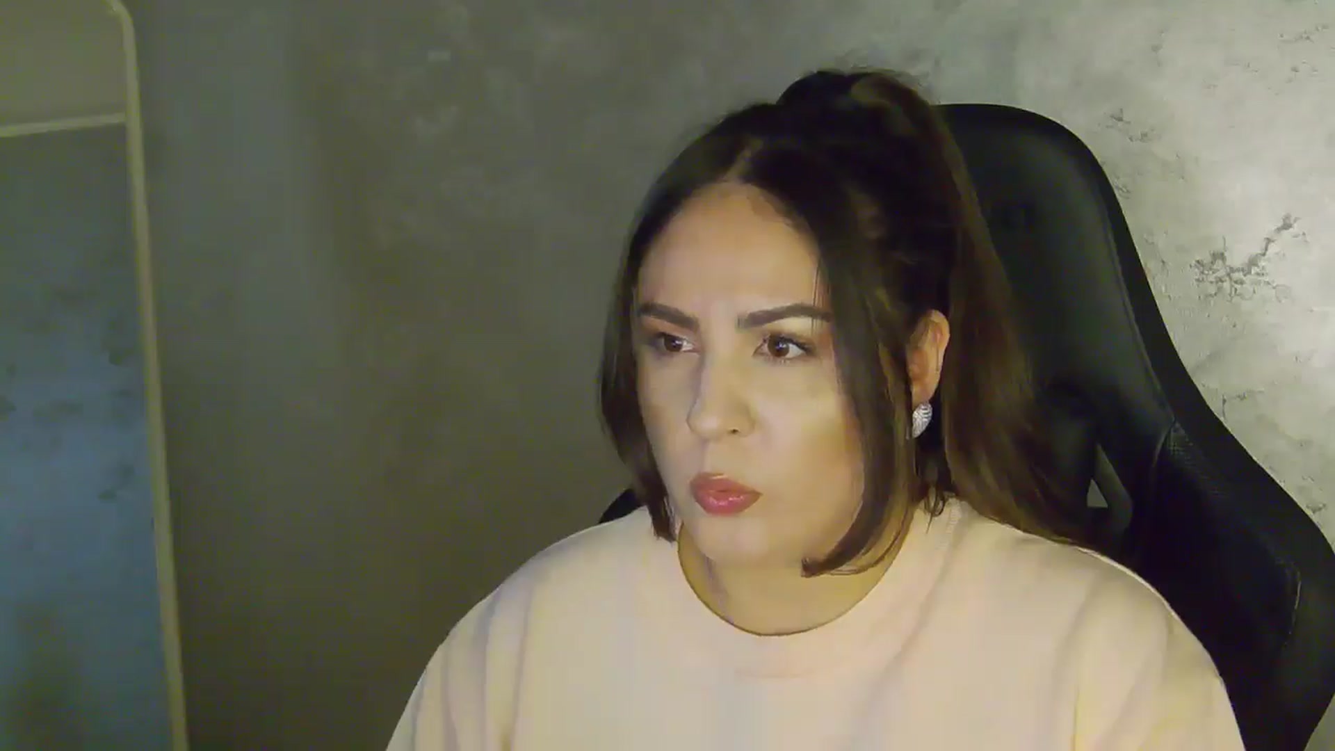 Gallery image thumbnail from NotVanilla's myfreecams stream on, 02/04/2026, 23:42 image 5 of 20