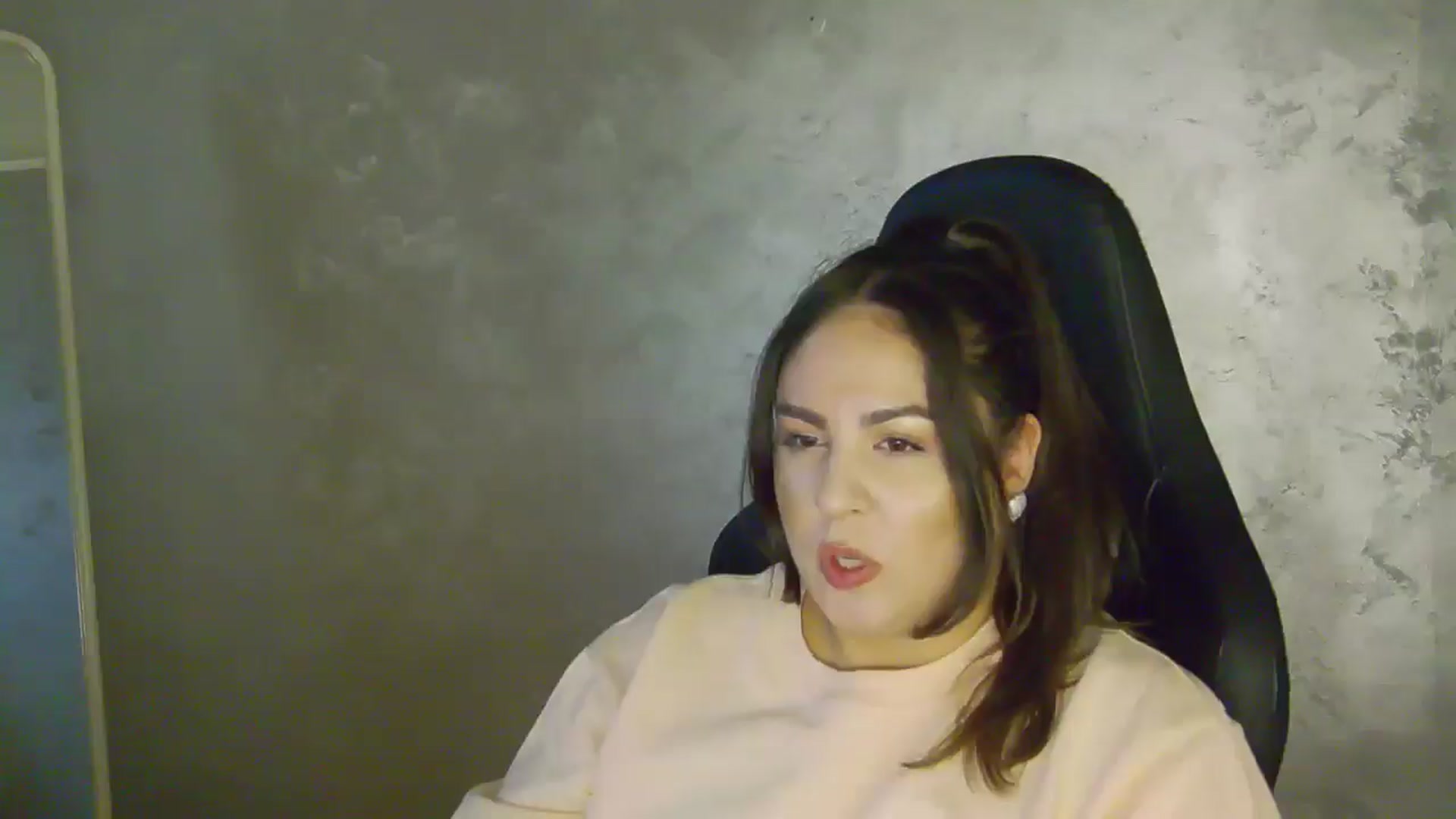 Gallery image thumbnail from NotVanilla's myfreecams stream on, 02/05/2026, 24:17 image 3 of 20
