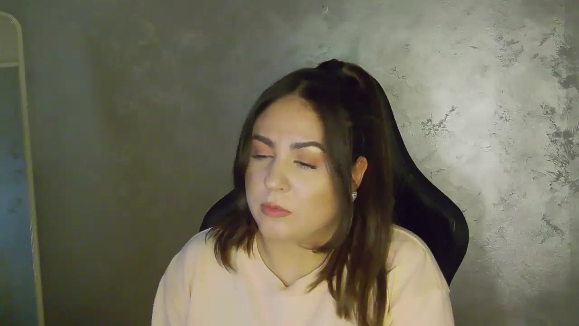 Gallery image thumbnail from NotVanilla's myfreecams stream on, 02/05/2026, 24:17 image 20 of 20