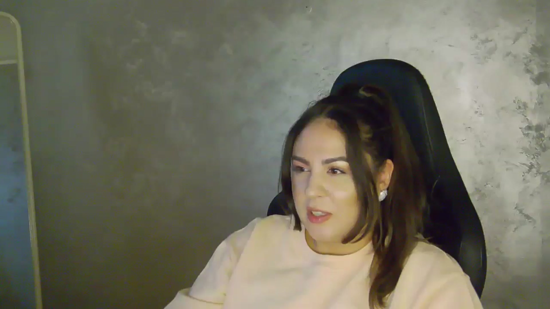 Gallery image thumbnail from NotVanilla's myfreecams stream on, 02/05/2026, 24:17 image 5 of 20