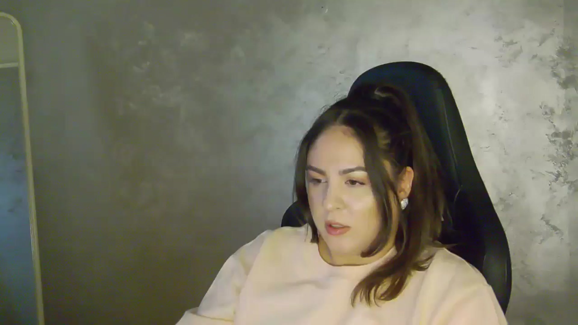 Gallery image thumbnail from NotVanilla's myfreecams stream on, 02/05/2026, 24:17 image 2 of 20