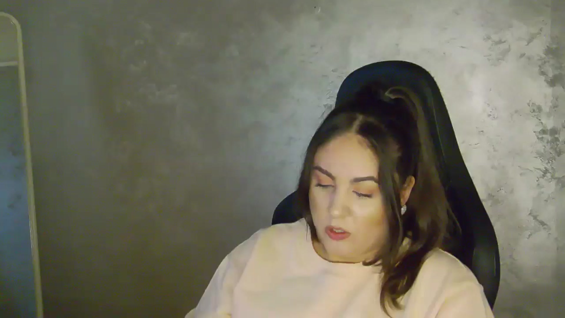 Gallery image thumbnail from NotVanilla's myfreecams stream on, 02/05/2026, 24:17 image 9 of 20
