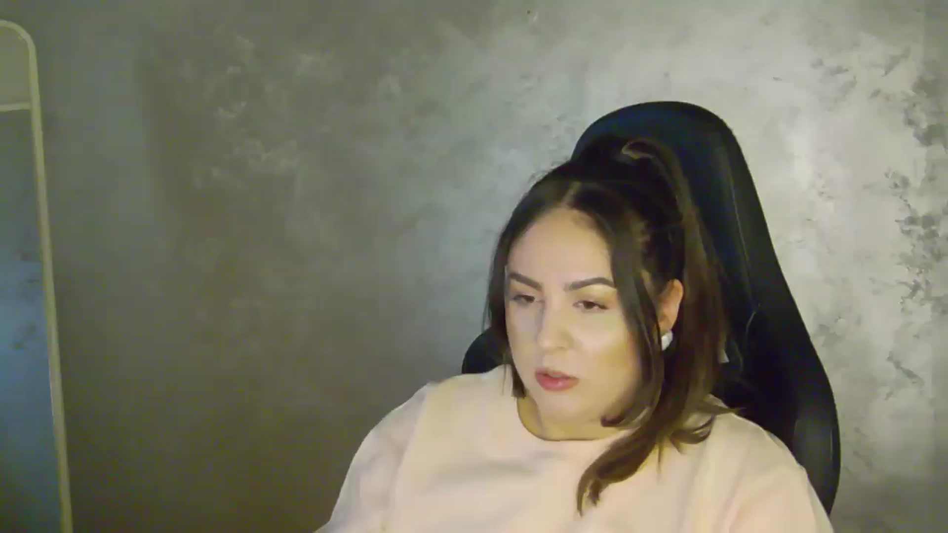 Gallery image thumbnail from NotVanilla's myfreecams stream on, 02/05/2026, 24:17 image 1 of 20