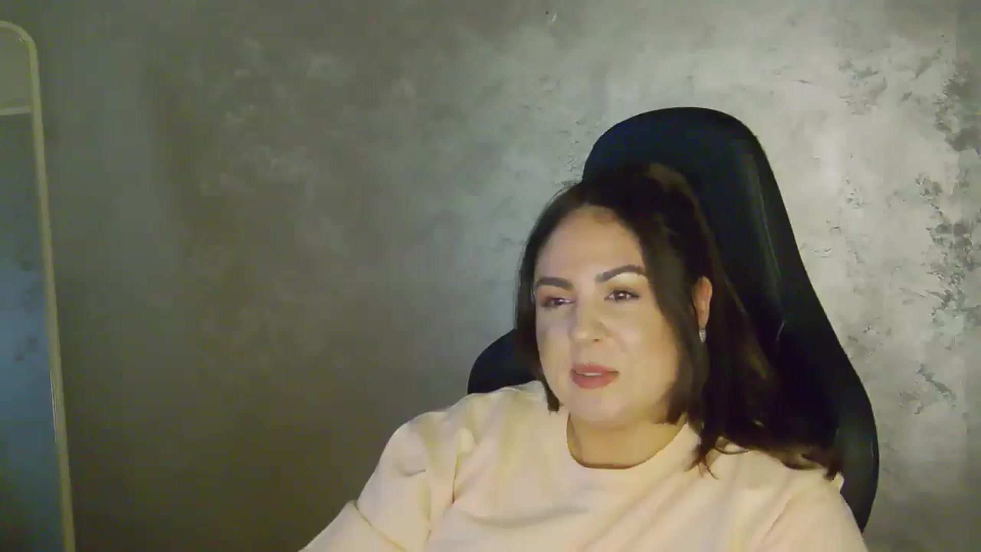 Gallery image thumbnail from NotVanilla's myfreecams stream on, 02/05/2026, 24:17 image 13 of 20