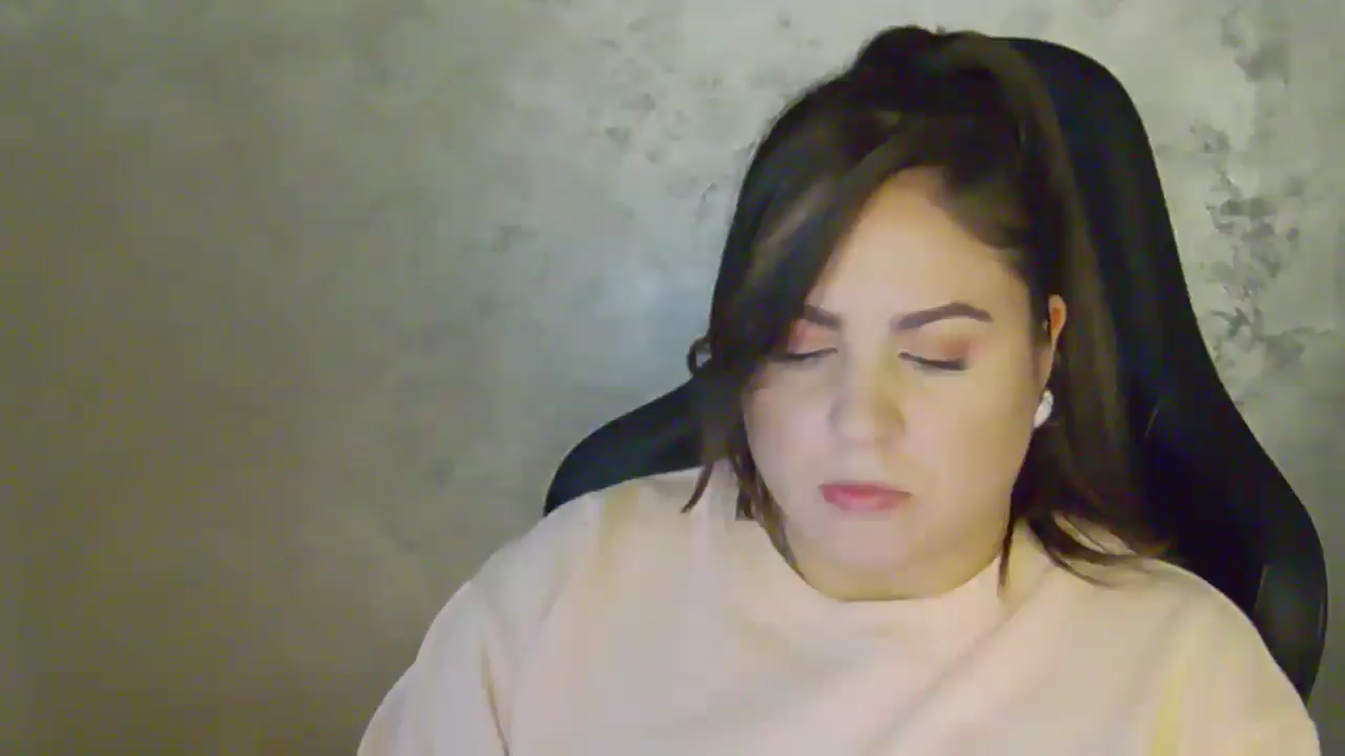 Gallery image thumbnail from NotVanilla's myfreecams stream on, 02/05/2026, 06:13 image 5 of 20