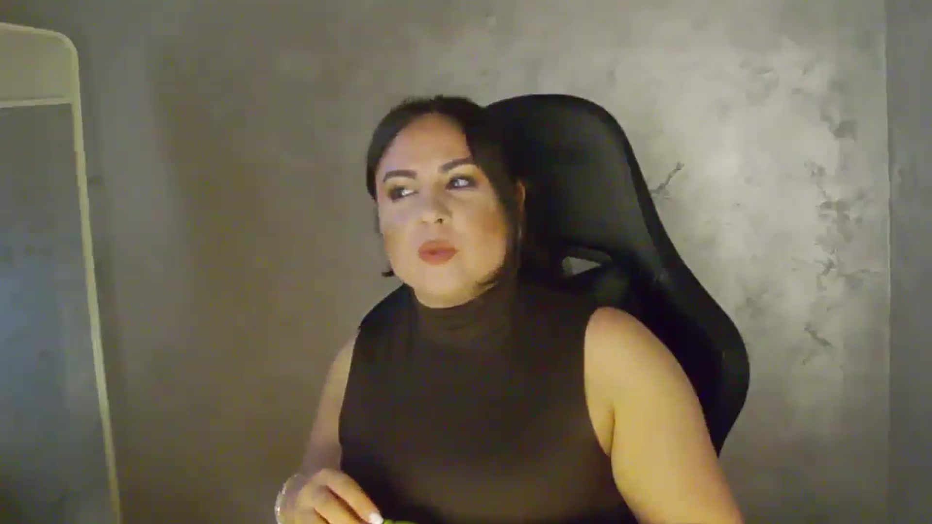 Gallery image thumbnail from NotVanilla's myfreecams stream on, 02/06/2026, 23:59 image 2 of 20